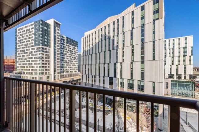 Building Photo - 8-12 Museum Way