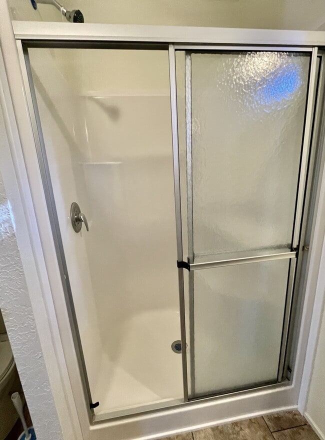 Building Photo - 129 Bonanza Dr