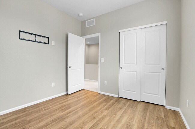 Building Photo - $2,600.00, 3 bedroom, 2.5 bathroom located...