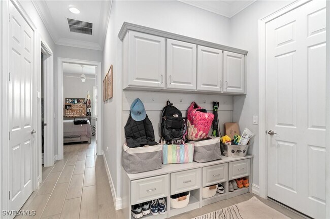 Building Photo - 1431 Mockingbird Dr