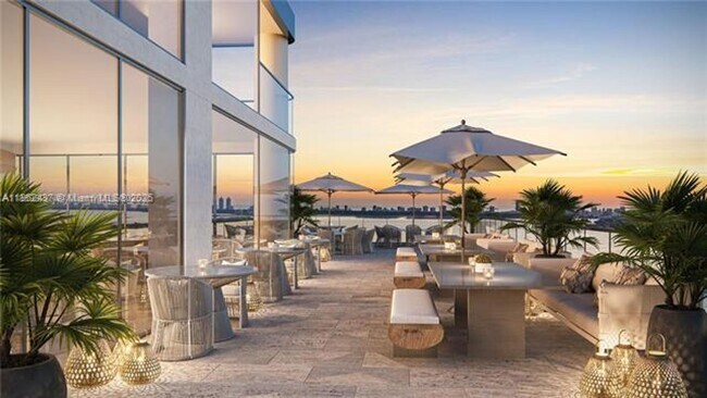 Building Photo - 700 NE 24th St