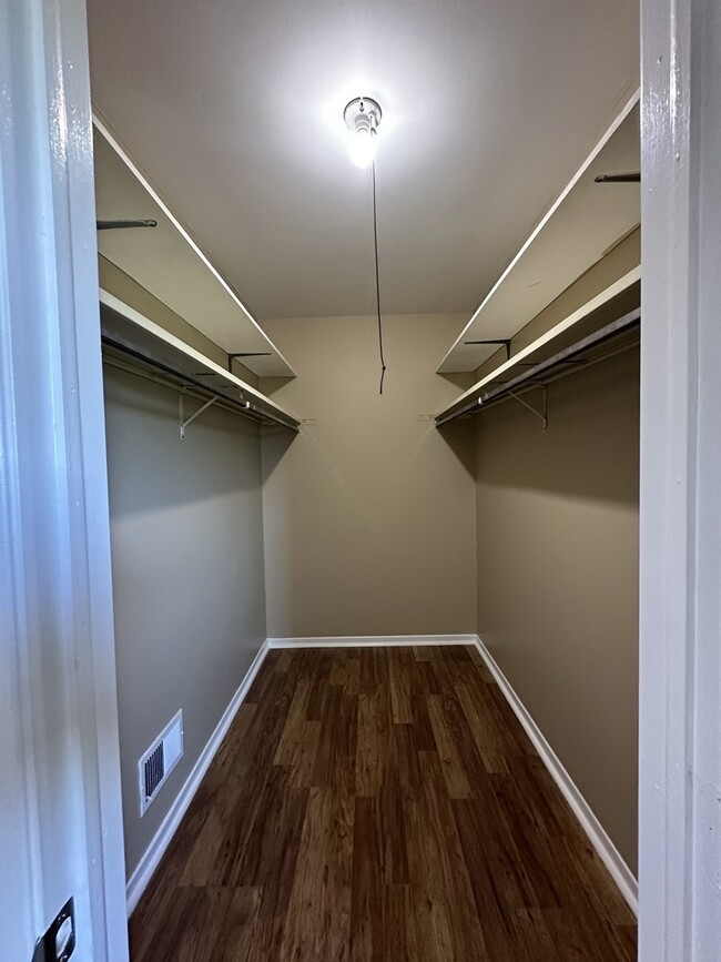 Building Photo - 2152 Mallard Ln