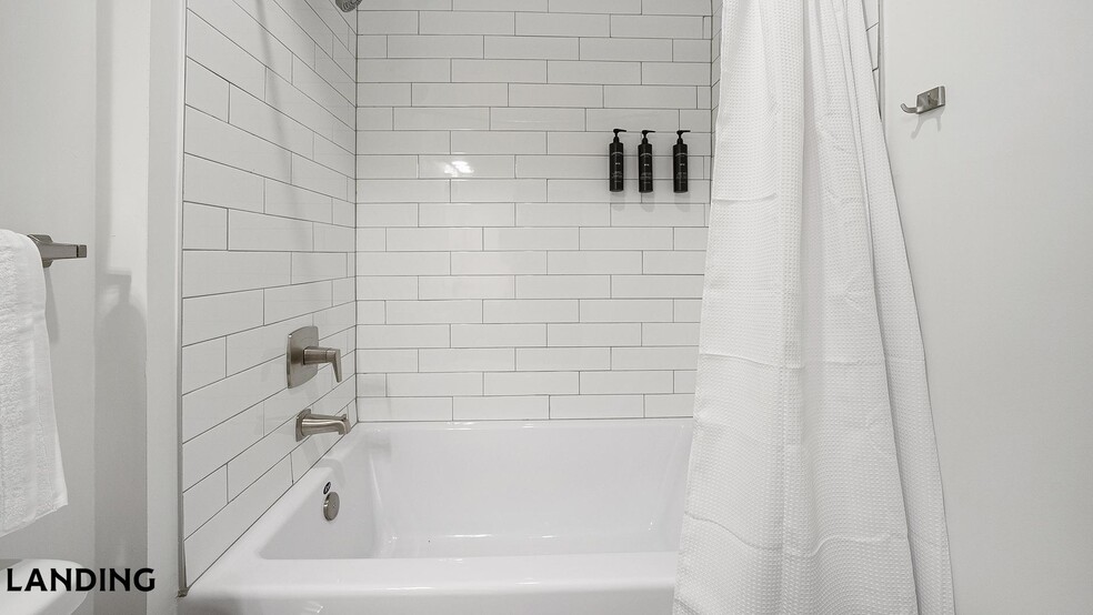 Building Photo - 2800 Milan Ct