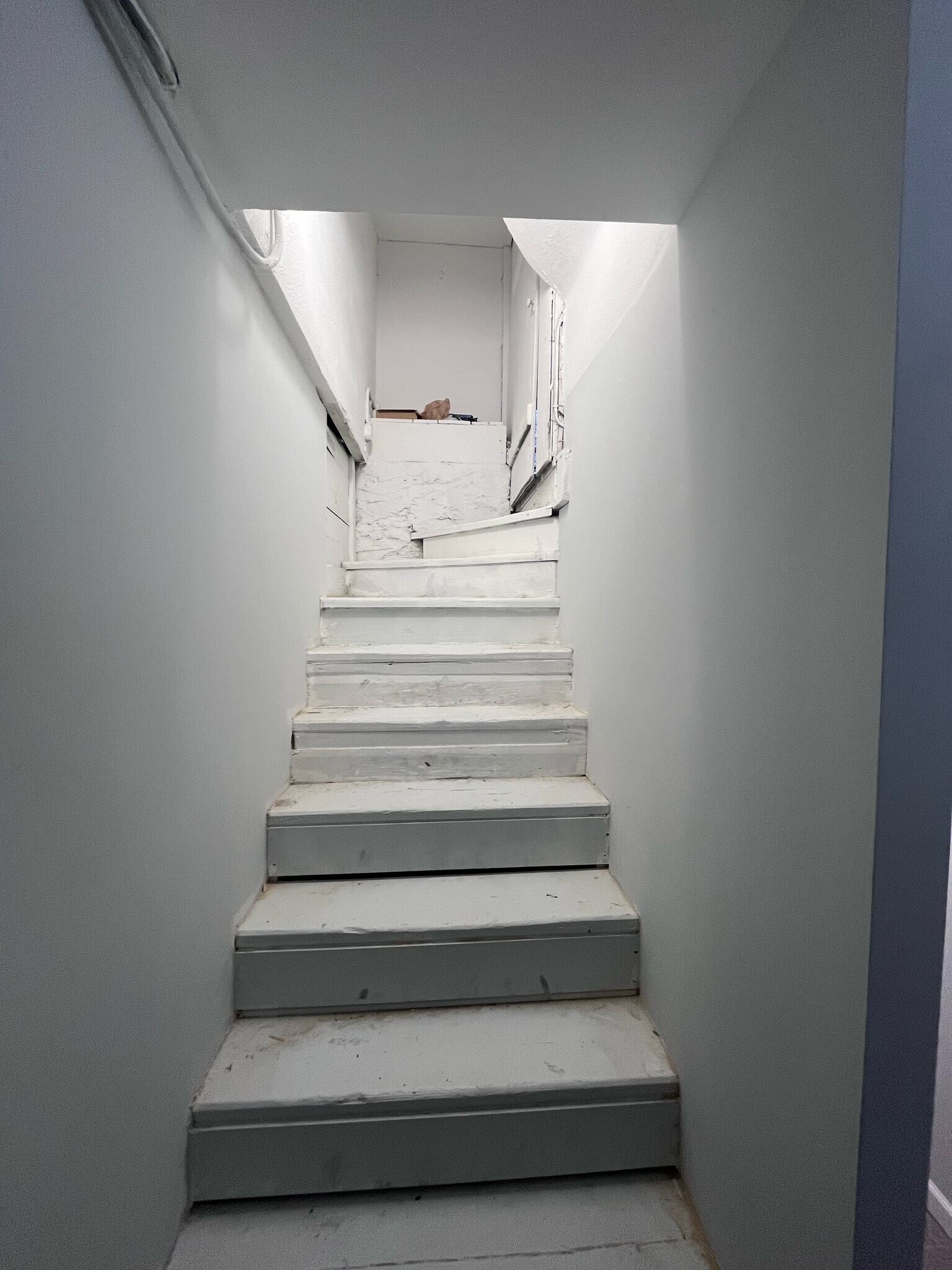 Building Photo - 522 Newton Ave N