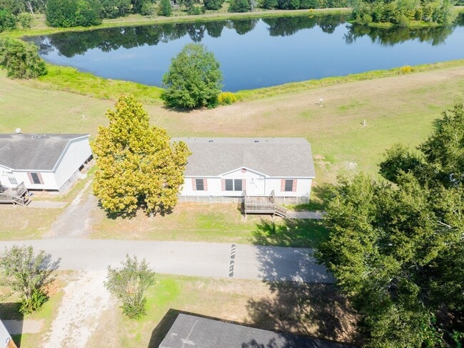 Building Photo - 30820 Peaches Way