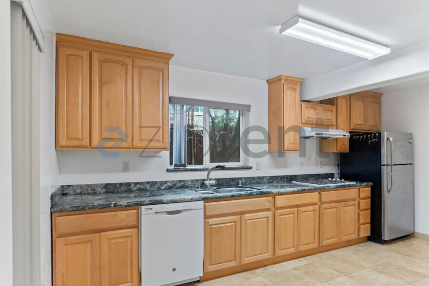 Building Photo - 9627 Alcosta Blvd