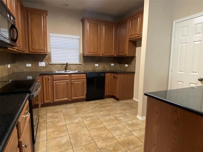 Building Photo - 1501 Big Thicket Dr