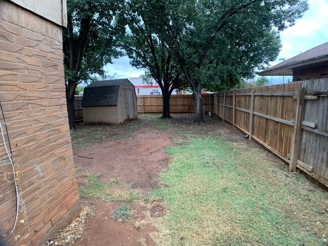 Building Photo - 3 Bedroom Edmond Duplex