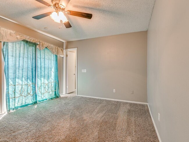 Building Photo - 712 NW 137th St