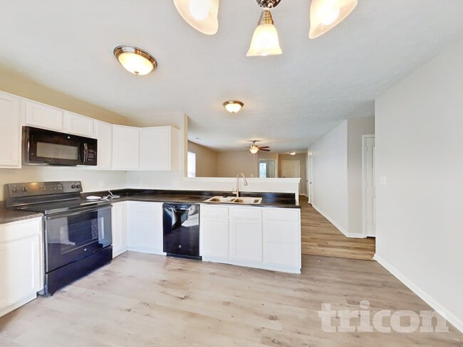 Building Photo - 5835 Mosaic Pl