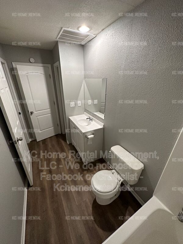 Building Photo - 551 N Somerset Terrace