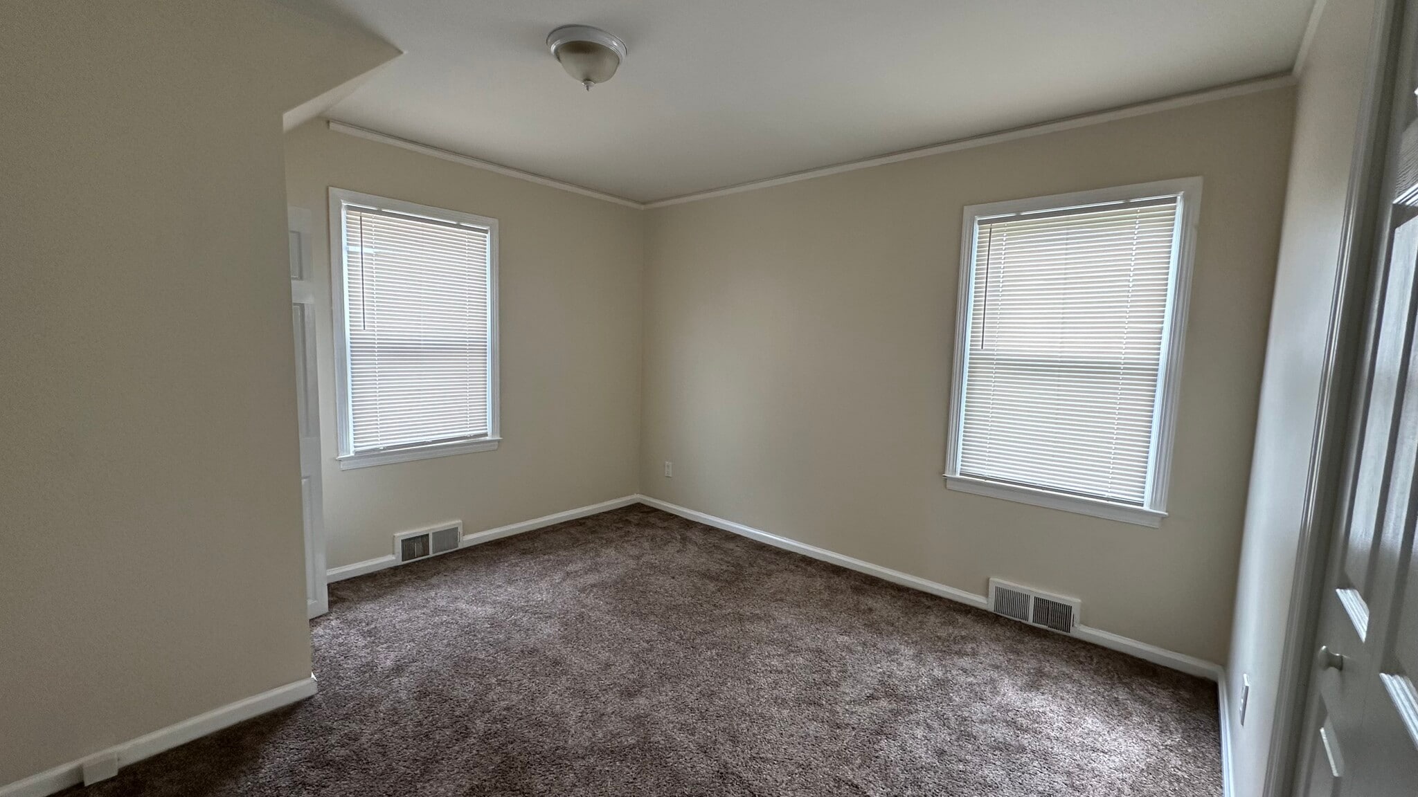 Building Photo - 2945 Burdette St