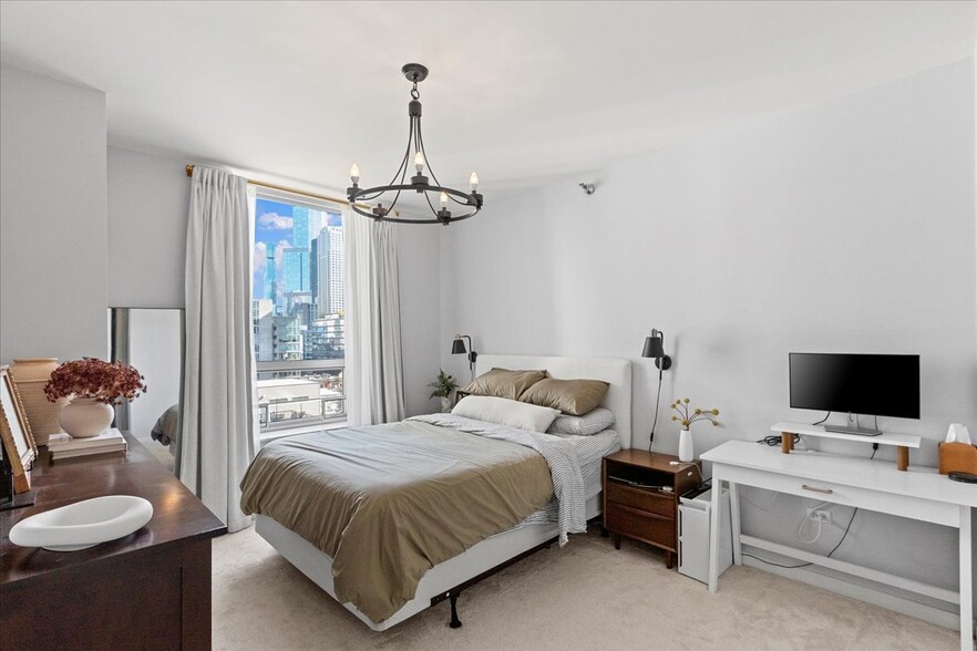 Building Photo - 330 W Grand Ave