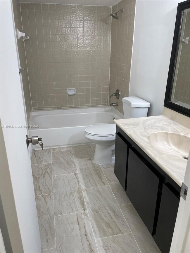 Building Photo - 8550 SW 149th Ave