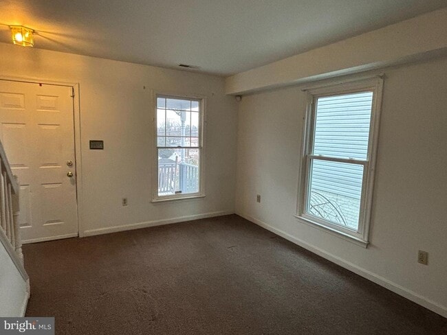 Building Photo - 520 W Liberty St