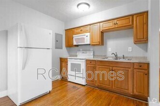 Building Photo - 1157 Villa Ave