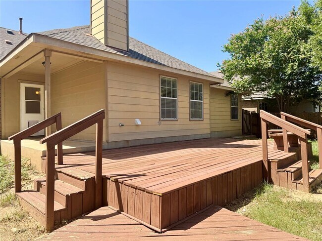 Building Photo - 155 Birdwell Ln
