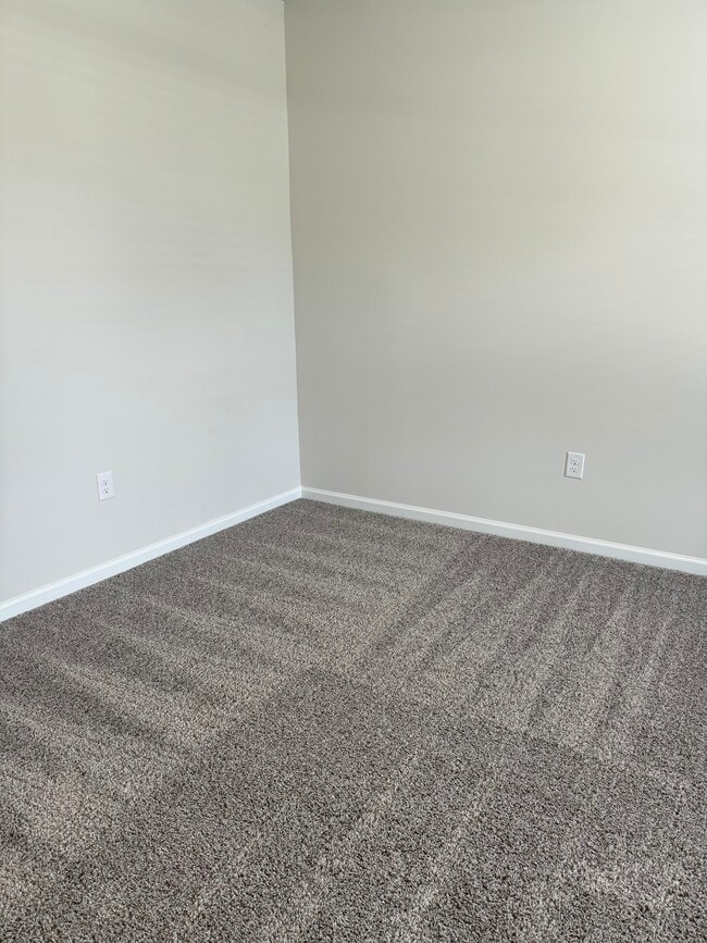 Building Photo - 15 Warwick Ct