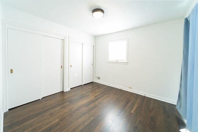 Building Photo - Newly Remodel Home in West Hills!