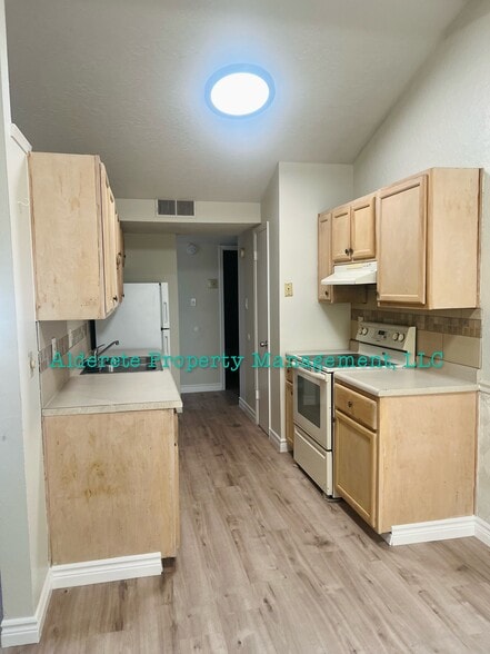 Building Photo - 9006 Sonya Ave SW