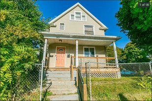 Building Photo - 983 Portland Ave