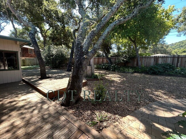 Building Photo - 3BR/ 2BA CARMEL VALLEY RETREAT