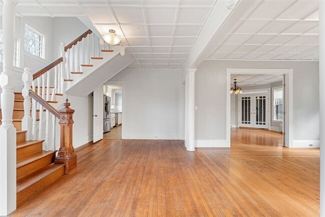 Building Photo - 187 Pleasant St