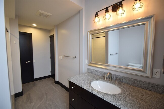 Building Photo - 444 Western Ave