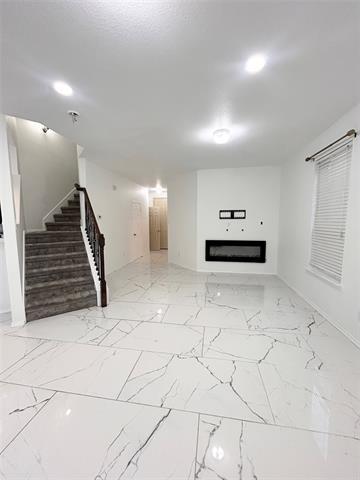 Building Photo - 2221 Juarez Dr