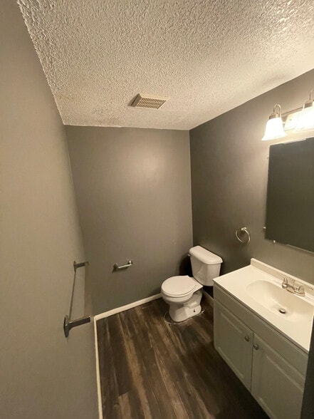 Building Photo - 3211 Schuetzen Ln