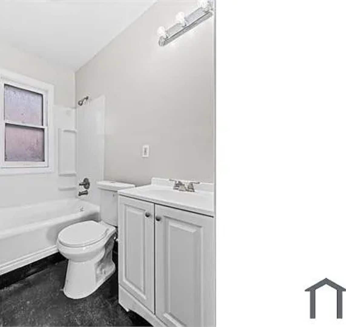 Building Photo - 5415 Hamilton Ave