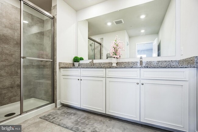 Building Photo - 4165 Brodie Pl