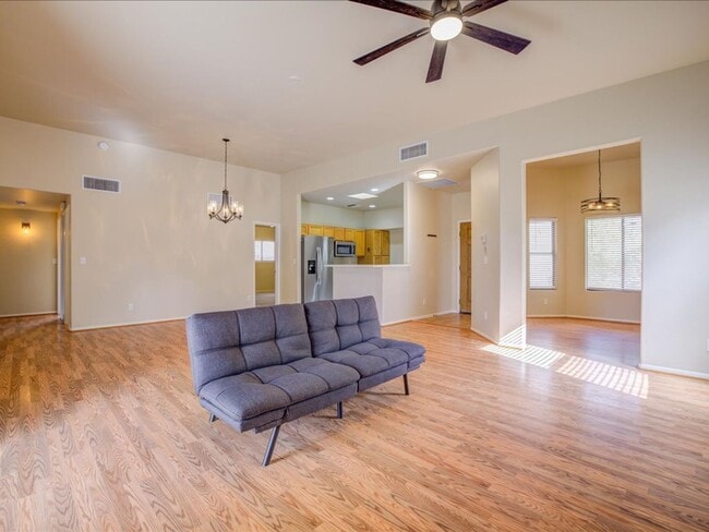 Building Photo - Beautiful 3 Bedroom Home with Office & Des...