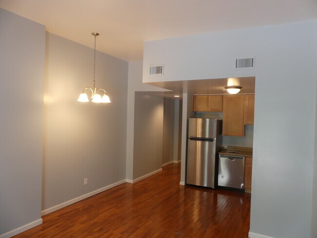 Building Photo - 1420 Menard St