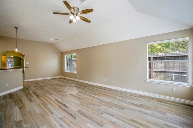 Building Photo - 5803 Sawyer Bend Ln