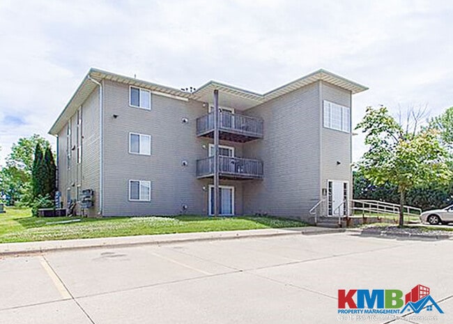 Building Photo - 21 Westside Dr