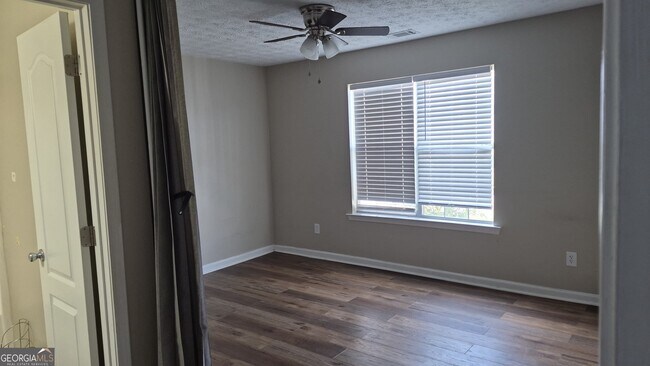 Building Photo - 418 Summer Hill Cir