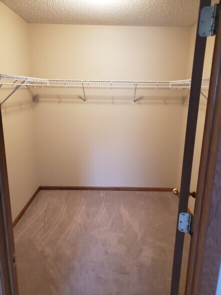 Master Bedroom Walk-in Closet - 433 Frederick Cir