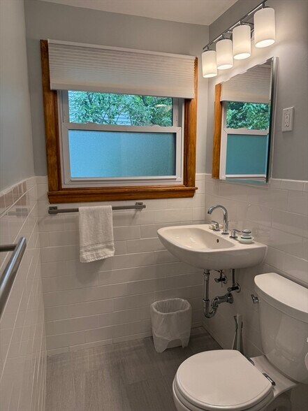 Building Photo - 48 Spy Pond Ln