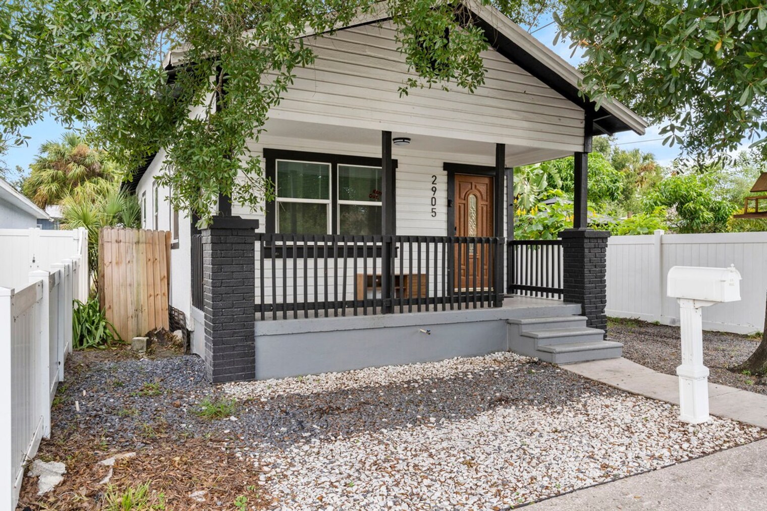Building Photo - 2218 E 20th Ave