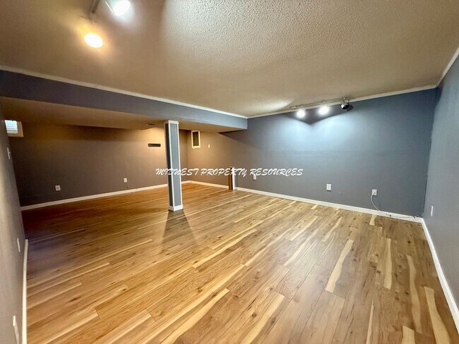 Building Photo - Spacious 4 Bedroom, 2 Bath Home for Lease in Lee's Summit, MO