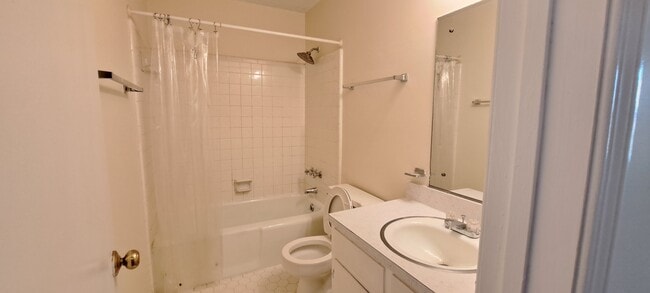 Building Photo - 2819 McLain St