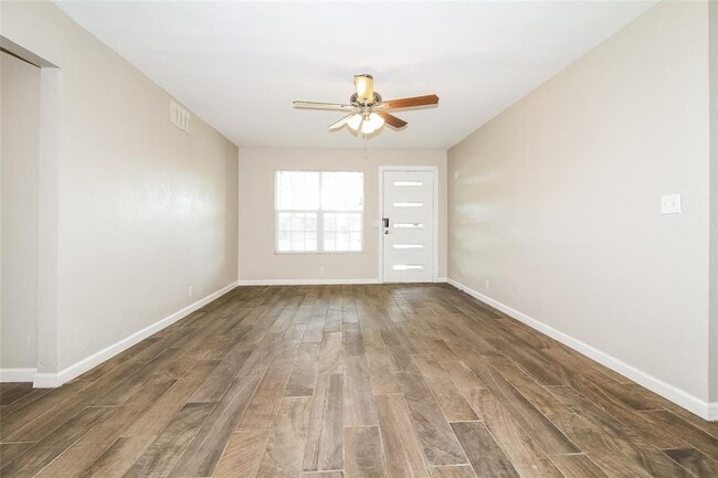 Building Photo - 1613 SW 61st Terrace