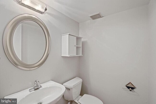 Building Photo - 2050 Winged Foot Ct