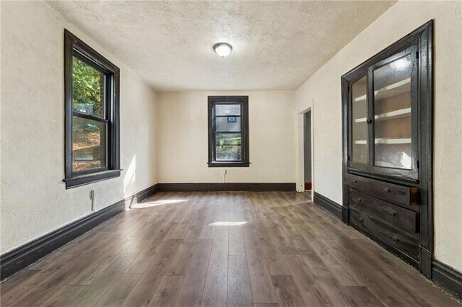 Building Photo - Pittsburgh Section 8 Housing Available NOW