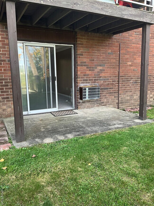 Building Photo - 30 Peddler Hill Rd