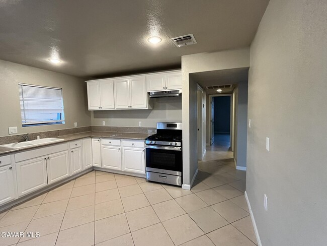 Building Photo - 8512 Tamarack Ave