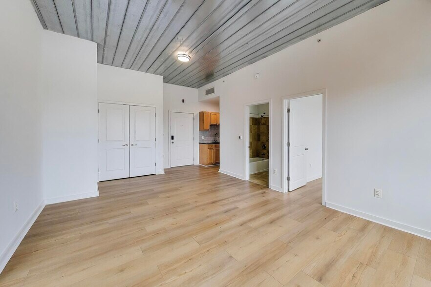 Building Photo - 5885 Colorado Ave NW