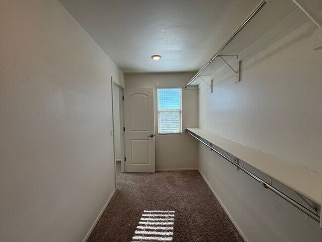 Building Photo - Welcome to this stunning 3Bdm, 2.5Ba, This two-story gem boasts a spacious layout! Must See!