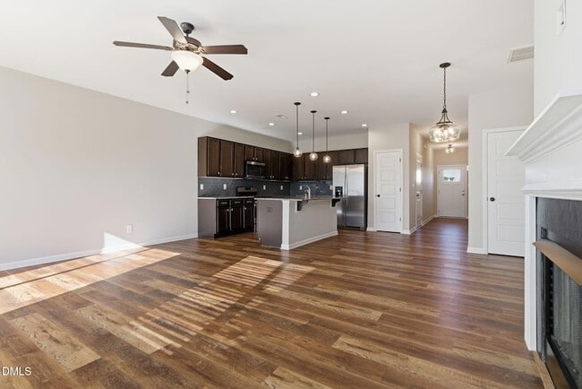 Building Photo - 759 Putney Hl Rd